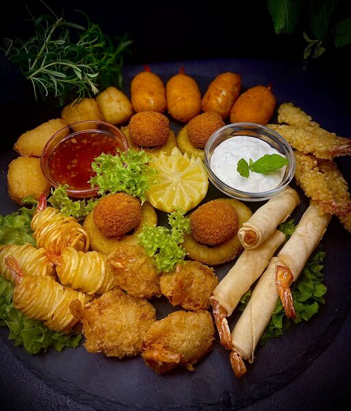 Hot fish snack plate for 4 persons 